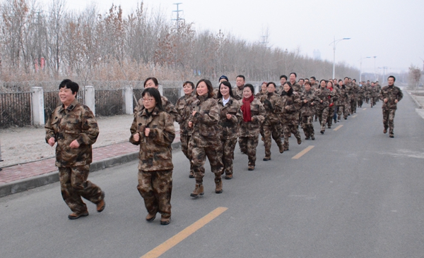 兵团人口_调查兵团(2)