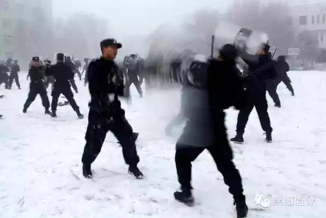 新疆兵团监狱系统公务员岗前培训工资是多少-