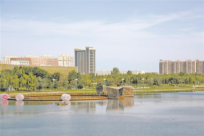 按照中央关于兵团向南发展的决策部署,一师阿拉尔市积极打造南疆师市